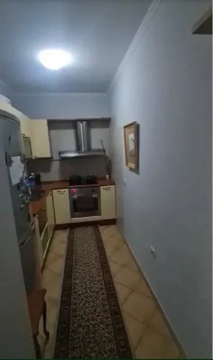 Tirane, jepet me qera apartament 1+1+Ballkon Kati 5, 70 m² 580 € (Rruga e Elbasanit)
