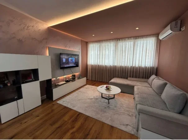 Tirane, shitet apartament 3+1+Ballkon Kati 8, 122 m² 250.000 € (Rruga e Kavajes)