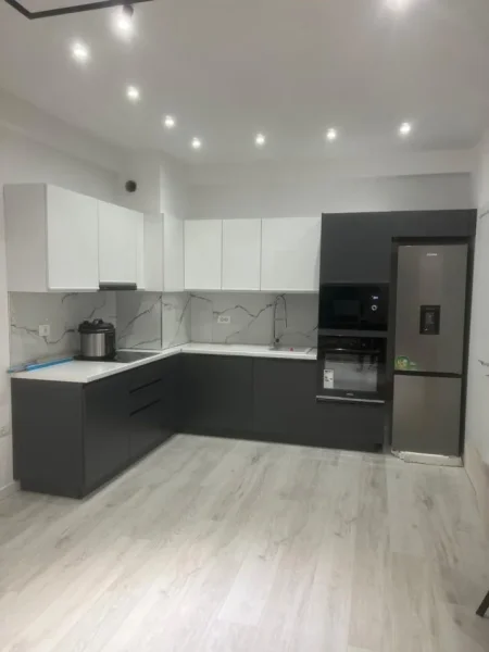 Tirane, jepet me qera apartament 1+1 , 69 m² 500 € (Astir)