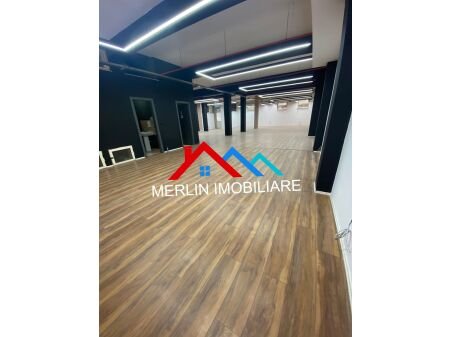 Tirane, jepet me qera ambjent biznesi Kati 0, 300 m² 2.500 € (Rruga Kongresi i Lushnjes)