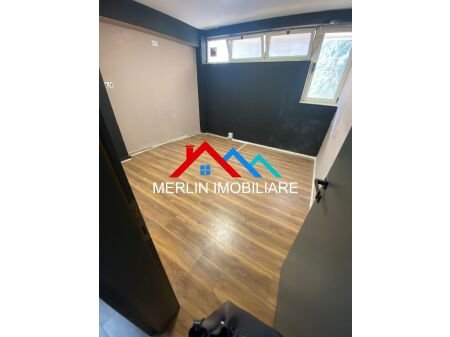 Tirane, jepet me qera ambjent biznesi Kati 0, 300 m² 2.500 € (Rruga Kongresi i Lushnjes)