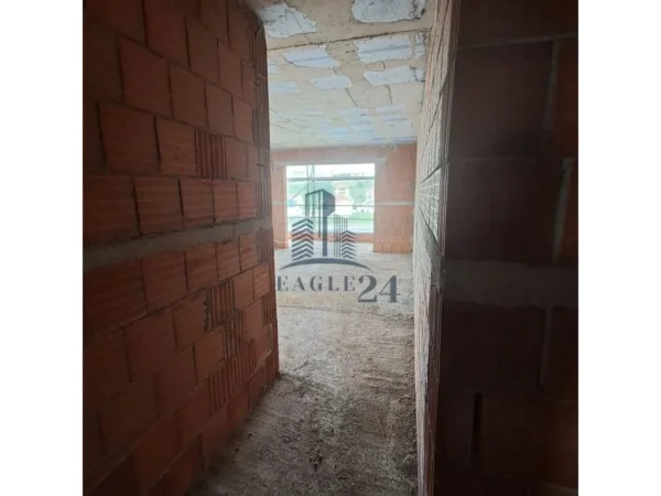 Tirane, shitet apartament 2+1 , 121 m² 121.000 € (Paskuqan)