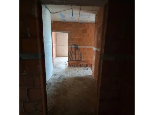 Tirane, shitet apartament 2+1 , 121 m² 121.000 € (Paskuqan)