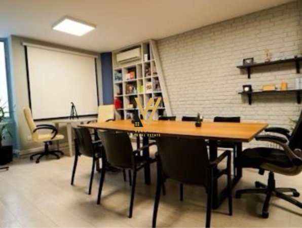Tirane, jepet me qera zyre Kati 6, 250 m² 400 € (AUTOSTRADA TIRANE DURRES)