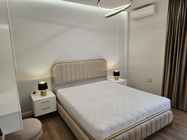 Tirane, jepet me qera apartament 2+1 Kati 5, 77 m² 1.000 € (Selvia afer Spar)