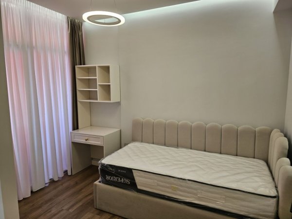 Tirane, jepet me qera apartament 2+1 Kati 5, 77 m² 1.000 € (Selvia afer Spar)