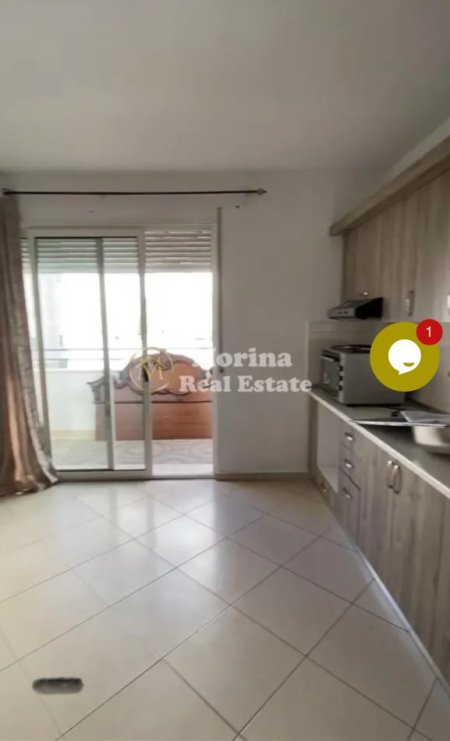 Tirane, jepet me qera apartament 1+1+Ballkon Kati 3, 65 m² 300 € (Fresku)