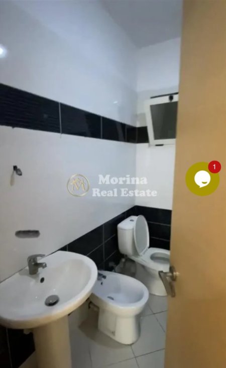 Tirane, jepet me qera apartament 1+1+Ballkon Kati 3, 65 m² 300 € (Fresku)