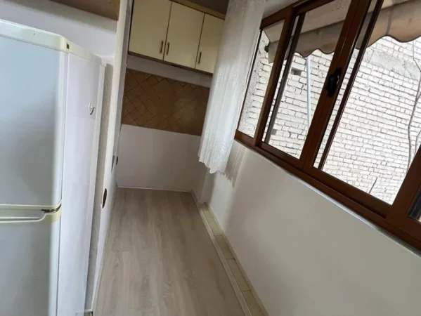 Tirane, shes apartament 1+1+Aneks+Ballkon Kati 3, 59 m² 110.000 € (Rr. Ndre Mjeda, ish parku)