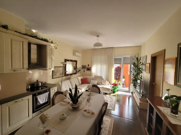 Shqiperi, shes 2+1+Ballkon Kati 5, 98 m² 206.000 € (rruga liqeni thate)