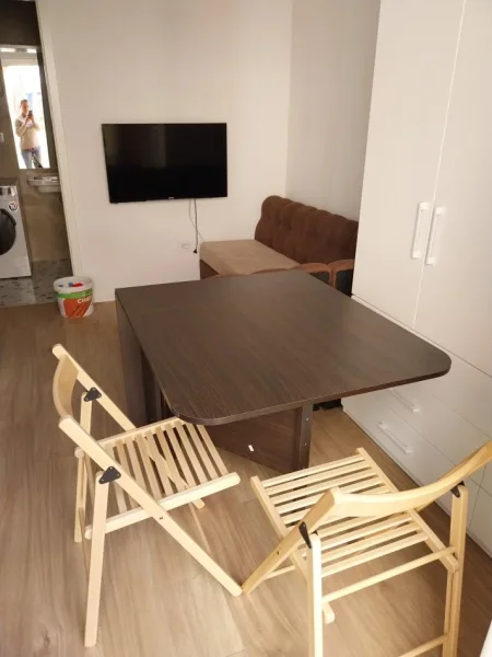 Tirane, jepet me qera garsonier Kati 1, 33 m² 300 € (Ali Demi)