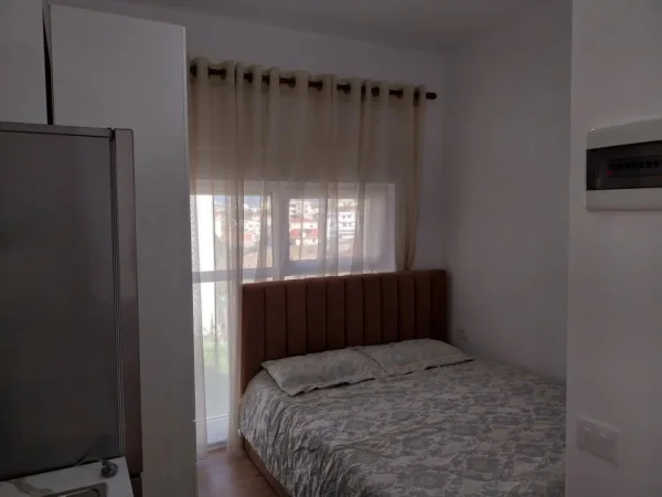 Tirane, jepet me qera garsonier Kati 1, 33 m² 300 € (Ali Demi)