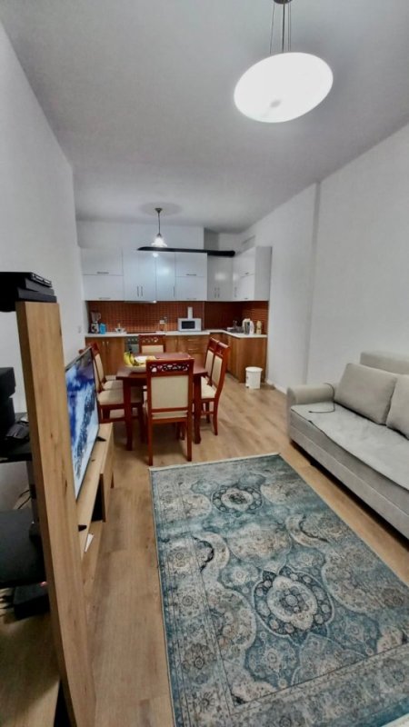 Tirane, jepet me qera apartament 1+1+Ballkon Kati 5, 68 m² 450 € (5 Maji)