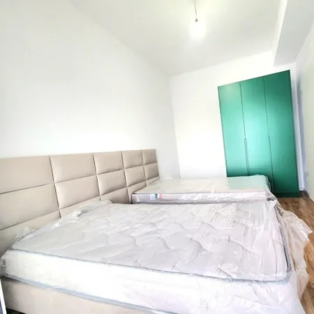 Tirane, jepet me qera apartament 1+1 Kati 2, 65 m² 400 € (Ali Demi Kompleks Kaimi)