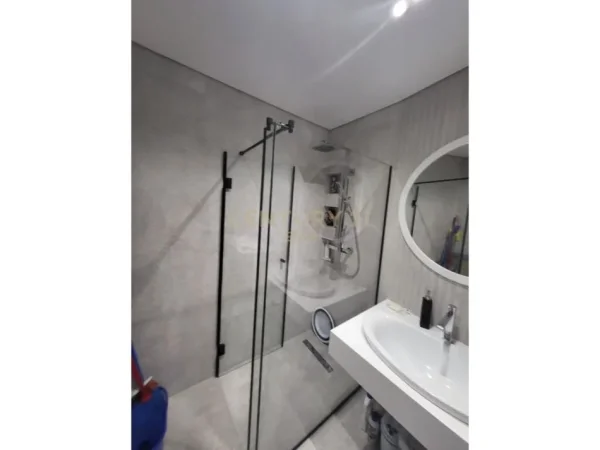 Tirane, jepet me qera apartament 2+1 Kati 8, 103 m² 1.200 € 