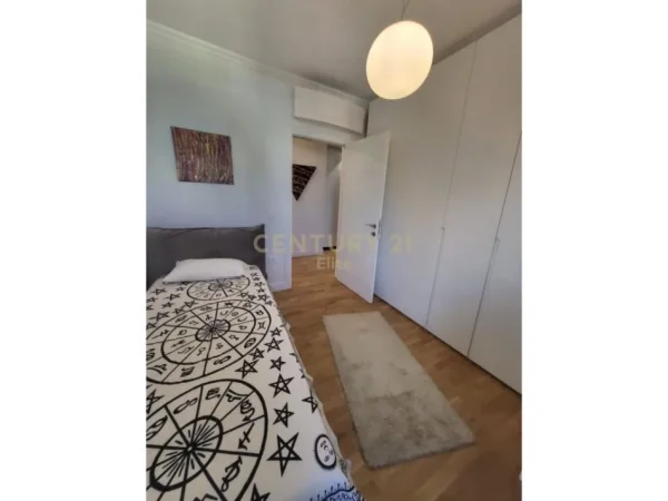 Tirane, jepet me qera apartament 2+1 Kati 8, 103 m² 1.200 € 