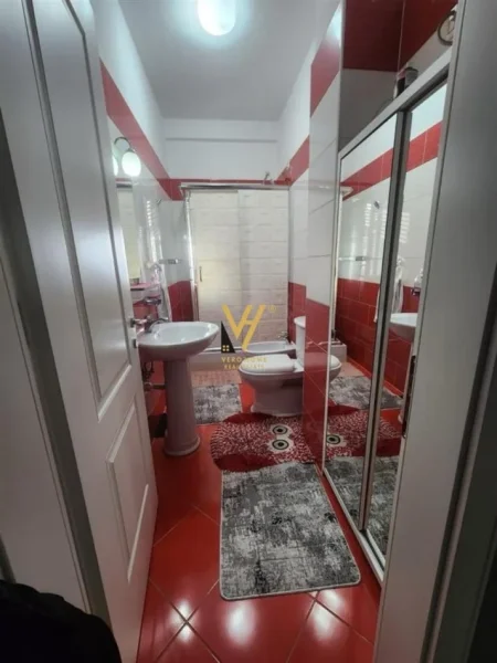 Tirane, shitet apartament 2+1+Ballkon Kati 2, 105 m² 140.000 € (FRESK)
