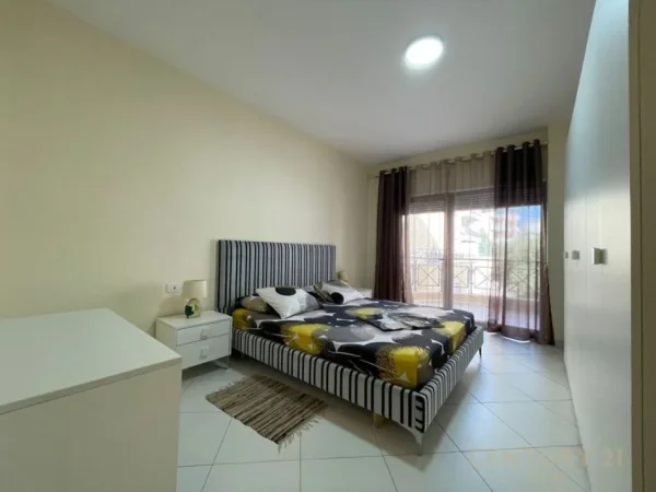 Tirane, jap me qera apartament 1+1 , 75 m² 550 € (Kopshti Botanik Zoologjik)