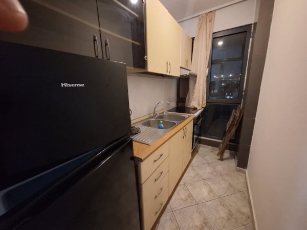 Tirane, jepet me qera apartament 1+1 Kati 3, 60 m² 340 € (Rreth-rrotullimi i Shkozes)