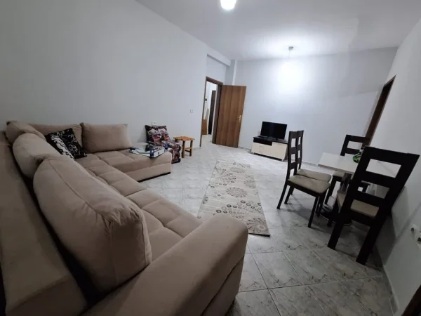 Tirane, jepet me qera apartament 1+1 Kati 3, 60 m² 340 € (Rreth-rrotullimi i Shkozes)