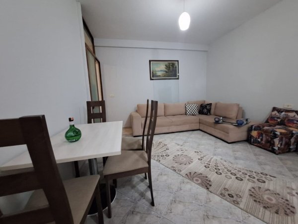 Tirane, jepet me qera apartament 1+1 Kati 3, 60 m² 340 € (Rreth-rrotullimi i Shkozes)