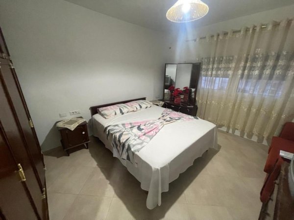Vlore, jepet me qera apartament 1+1+Ballkon Kati 3, 60 m² 250 € (Rruga Misto Mele)