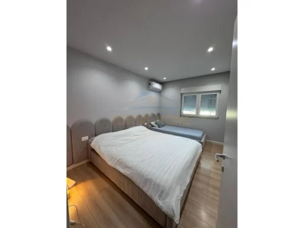 Tirane, shitet apartament 1+1+Ballkon Kati 4, 74 m² 135.000 € (Rruga Osman Jonuzi)