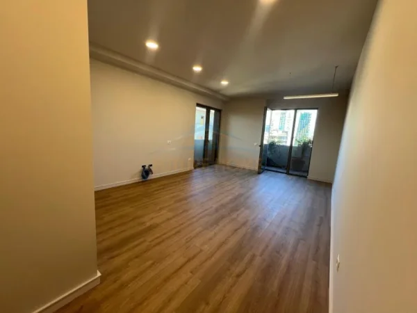 Tirane, shitet apartament 1+1+Ballkon Kati 10, 113 m² 500.000 € (Lion Park 1)