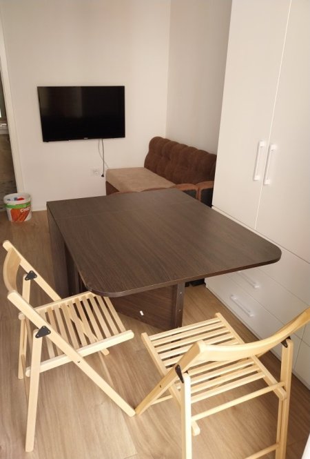 Tirane, jepet me qera apartament 1+1 Kati 1, 33 m² 300 € (ali demi)
