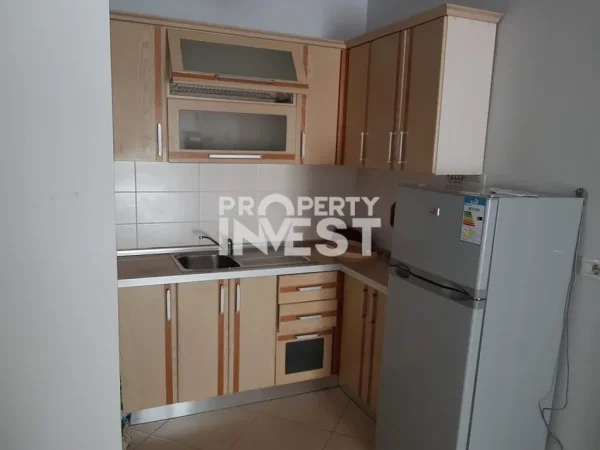 Tirane, jepet me qera apartament 2+1 Kati 3, 80 m² 450 € (astir)