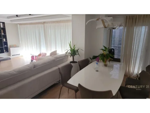 Tirane, shitet apartament duplex Dublex Kati 1, 189 m² 400.000 € 