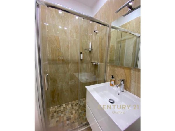 Tirane, jepet me qera garsonier 1+1 Kati 3, 40 m² 350 € (ULEVARDI ZHAN DARK)