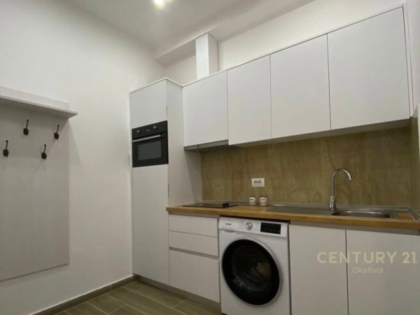 Tirane, jepet me qera garsonier 1+1 Kati 3, 40 m² 350 € (ULEVARDI ZHAN DARK)