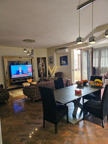 Tirane, jepet me qera apartament 2+1+Ballkon Kati 2, 400 m² 2.500 € (BLLOK)