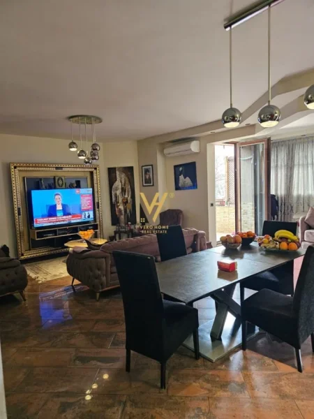 Tirane, jepet me qera apartament 2+1+Ballkon Kati 2, 400 m² 2.500 € (BLLOK)