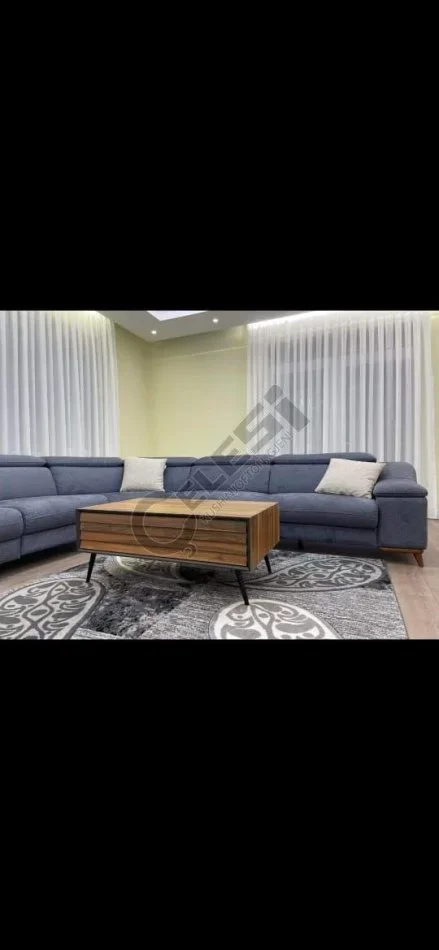 Tirane, jepet me qera apartament 3+1+Ballkon Kati 2, 170 m² 650 € (PORCELAN)