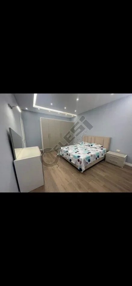 Tirane, jepet me qera apartament 3+1+Ballkon Kati 2, 170 m² 650 € (PORCELAN)