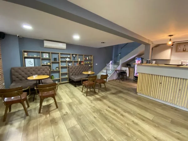 Tirane, shitet lokal Kati 0, 170 m² 350.000 € (STACIONI I TRENIT)