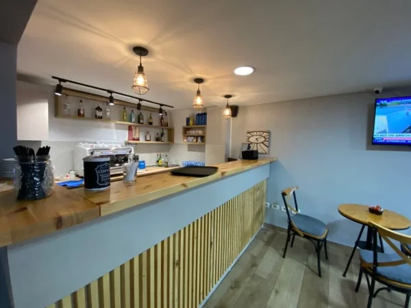 Tirane, shitet lokal Kati 0, 170 m² 350.000 € (STACIONI I TRENIT)