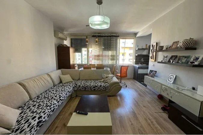 Tirane, shitet apartament 1+1+Ballkon Kati 5, 72 m² 99.000 € 