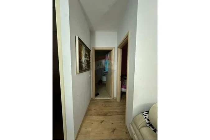 Tirane, shitet apartament 1+1+Ballkon Kati 5, 72 m² 99.000 € 