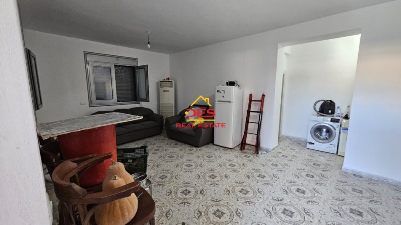 Vlore, jepet me qera shtepi 2+1+Ballkon Kati 0, 100 m² 400 € (Rruga Janaq Kilica)