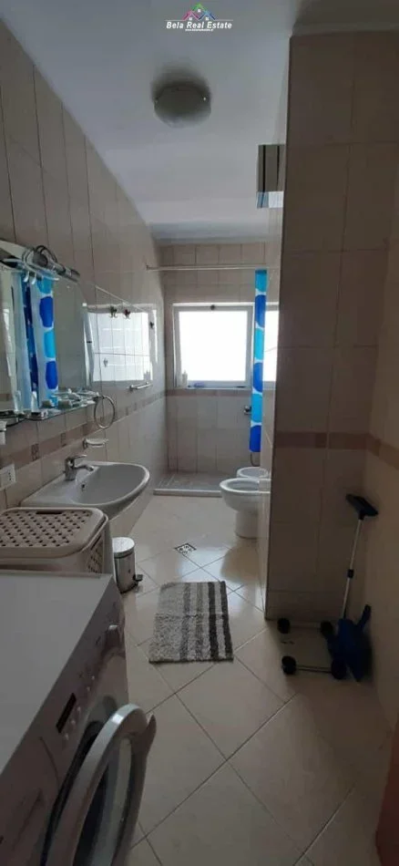 Tirane, jepet me qera apartament 2+1 Kati 3, 115 m² 650 € (KOMUNA E PARISIT)