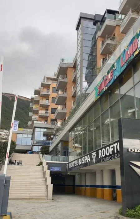 Vlore, jepet me qera apartament 2+1+Ballkon , 100 m² 550 € (tek Diamond Hill)