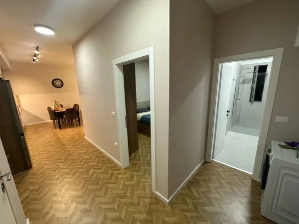 Tirane, jepet me qera apartament 1+1 Kati 4, 97 m² 550 € 
