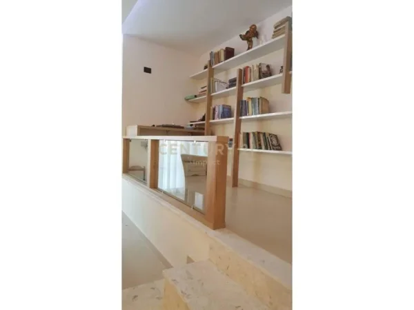 Tirane, shitet apartament+verande | Penthouse 4+1 Kati 8, 161 m² 370.000 € 