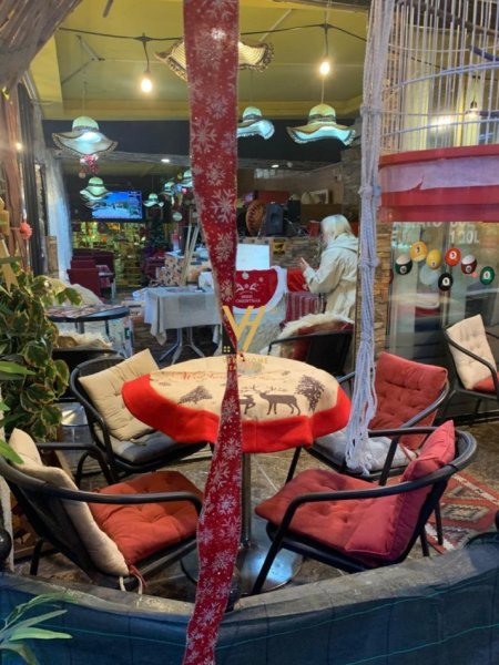 Shqiperi, jepet me qera bar-kafe Kati 0, 300 m² 1.200 € (ISH PARKU AUTOBUZAVE)