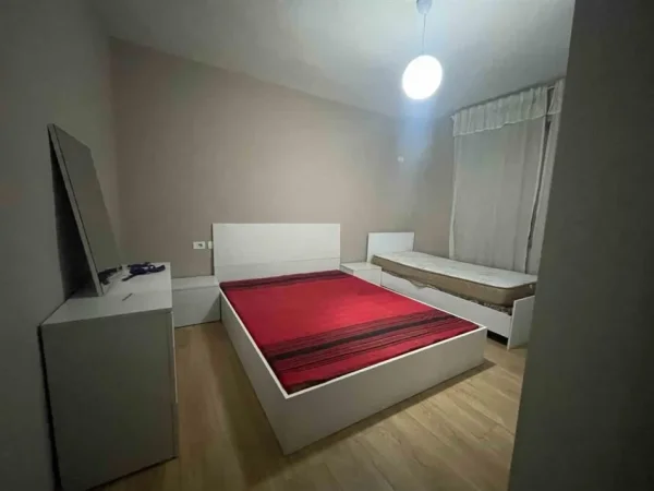 Tirane, jepet me qera apartament 1+1+Ballkon Kati 2, 69 m² 500 € (MINE PEZA)