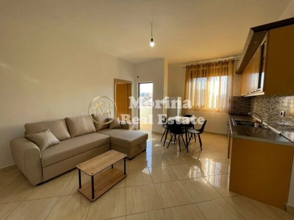 Tirane, jepet me qera apartament 2+1+Ballkon Kati 4, 100 m² 500 € (Bulevardi i Ri/ Stacioni i Trenit)