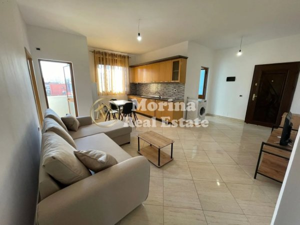 Tirane, jepet me qera apartament 2+1+Ballkon Kati 4, 100 m² 500 € (Bulevardi i Ri/ Stacioni i Trenit)